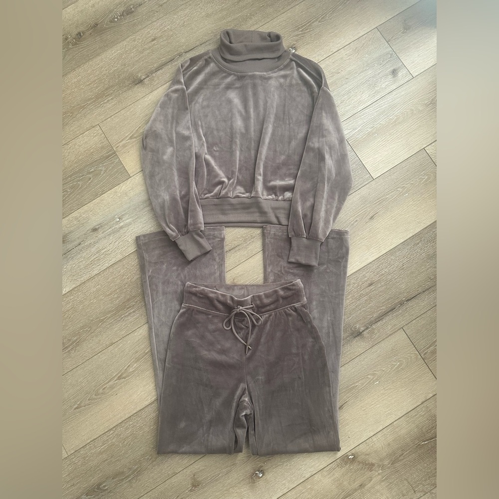 Truth by Republic 2 piece set